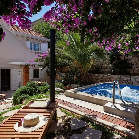 度假居 Marijan By Interhome