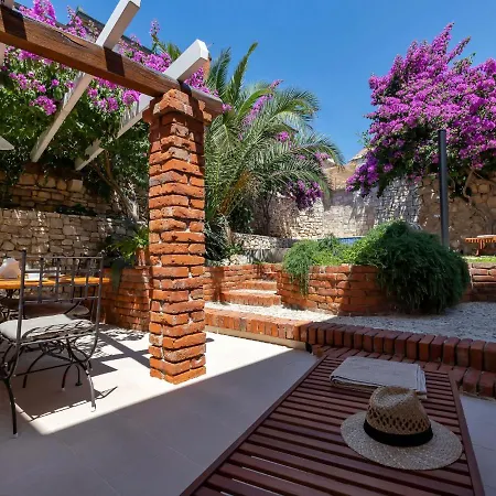 Marijan By Interhome Sutivan