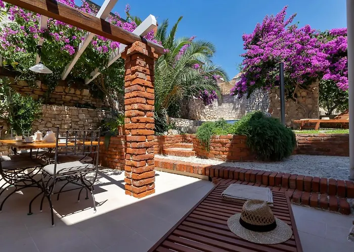 Marijan By Interhome Sutivan